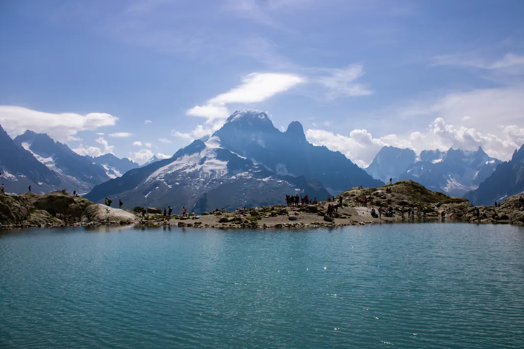 Lac Blanc entouré des sommets alpins